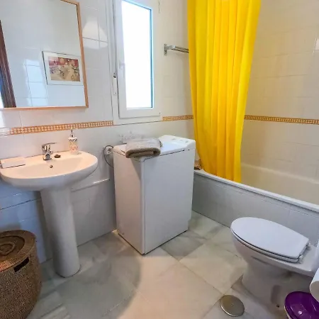 Apartamento Tipo Penthouse Con Enorme Terraza Y Vistas Al Mar *